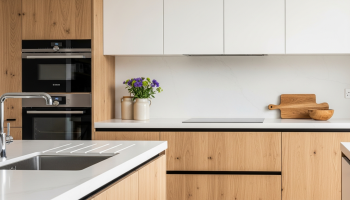 Mitos de la madera natural en cocinas y baños: Tratamientos para protegerla.